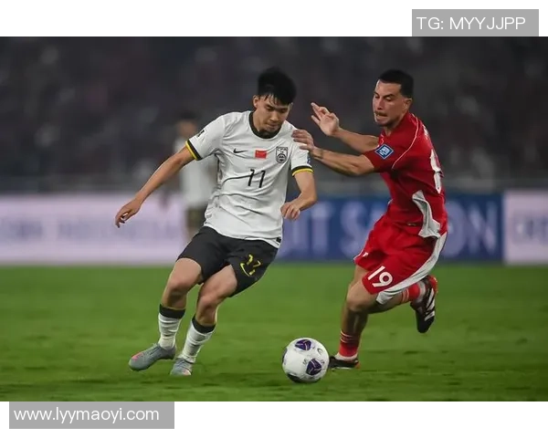 O型腿足球明星的传奇之路与运动生涯的挑战与成就分析 O型腿足球明星的传奇之路与运动生涯的挑战与成就分析