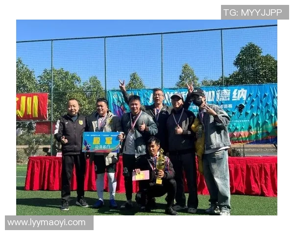 全球足球巨星齐聚一堂共襄盛举展现魅力与激情的足球盛宴 全球足球巨星齐聚一堂共襄盛举展现魅力与激情的足球盛宴