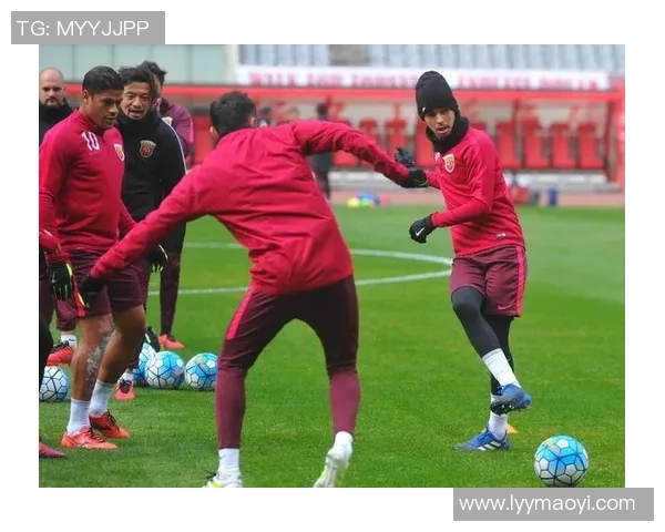 足球明星欢庆鸡年盛典精彩视频回顾与幕后花絮分享