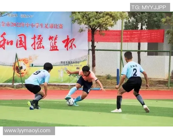 深圳足球生的成长之路：从青训到职业赛场的奋斗与梦想