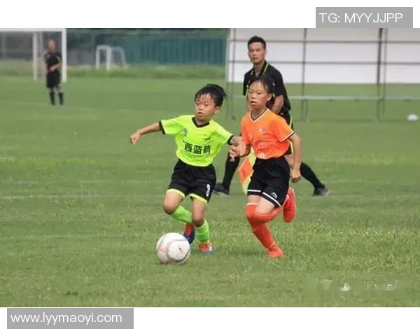 紫盈足球引领新风潮助力年轻球员梦想成真与未来发展 紫盈足球引领新风潮助力年轻球员梦想成真与未来发展