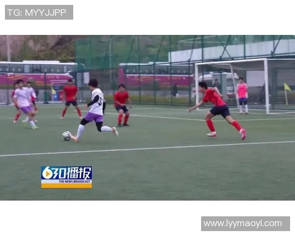 足球AB组激战正酣各队争夺晋级名额精彩赛事引发球迷热情高涨