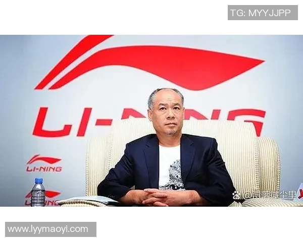 足球大鱼的传奇之路：从草根球员到世界顶级明星的奋斗故事