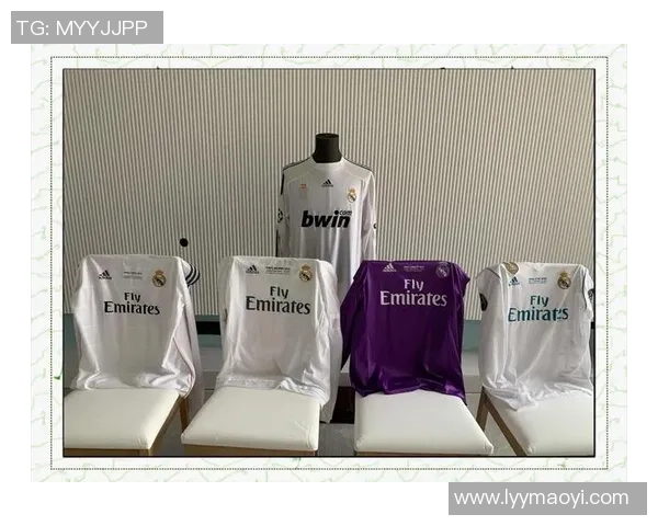 足球服代表的意义与影响解析探讨球迷文化与运动精神的结合